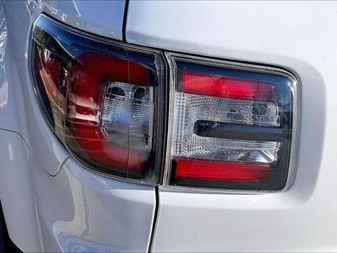 Used 2017 GMC Acadia Limited SLT image 40