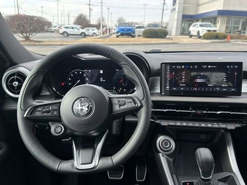 New 2025 Alfa Romeo Tonale w/ Premium Package image 15