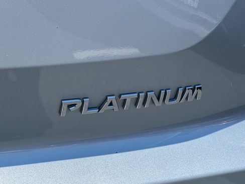 Used 2023 Nissan Pathfinder Platinum FWD image 13