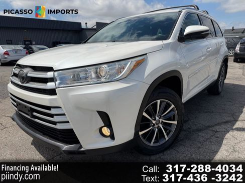 Used 2019 Toyota Highlander XLE AWD/4WD image 1