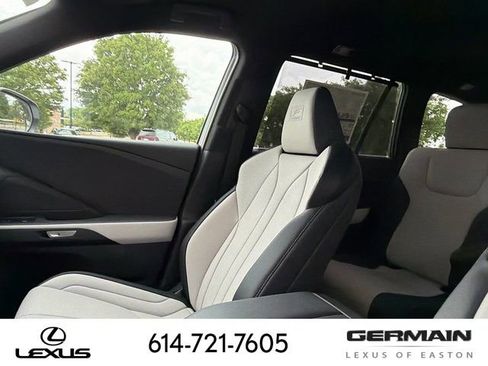 New 2026 Lexus TX 500h AWD image 23