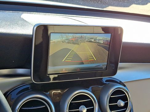 Used 2018 Mercedes-Benz GLC 300 4MATIC image 19