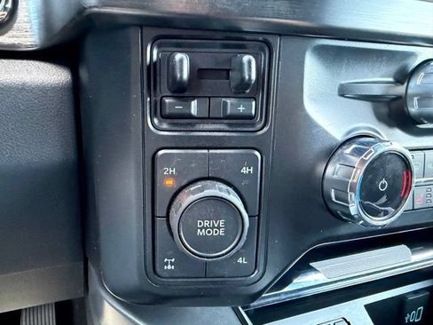 Certified 2024 Ford F250 Lariat w/ Lariat Ultimate Package AWD/4WD image 28