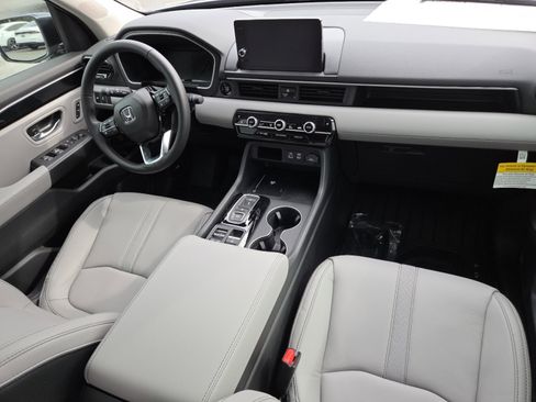 New 2025 Honda Pilot EX-L image 24