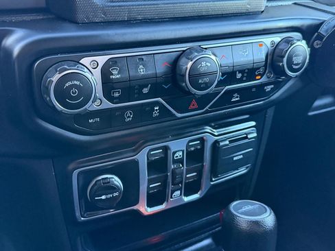 Used 2020 Jeep Gladiator Sport w/ Quick Order Package 24S AWD/4WD image 19