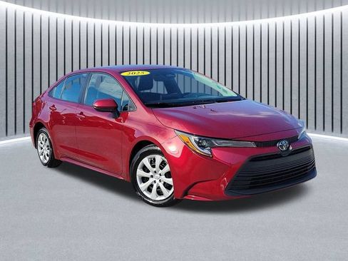 Used 2025 Toyota Corolla LE FWD image 1