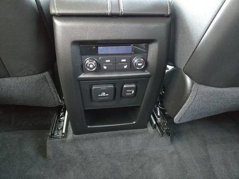 Used 2023 Chevrolet Traverse Premier AWD/4WD image 11