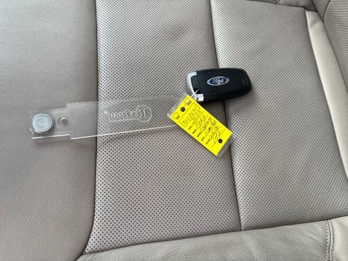 Used 2020 Ford Explorer Limited w/ Class III Trailer Tow Package image 37