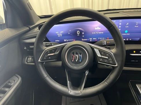 Used 2025 Buick Enclave Preferred AWD/4WD image 19