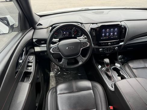 Used 2023 Chevrolet Traverse RS FWD image 16