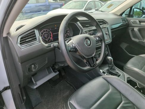 Used 2018 Volkswagen Tiguan SEL Premium FWD image 7