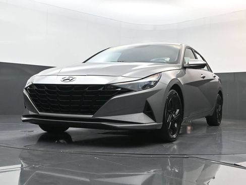 Certified 2023 Hyundai Elantra SEL FWD image 27
