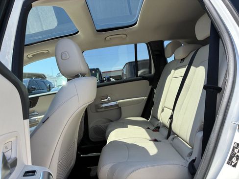 Used 2023 Mercedes-Benz GLB 250 image 15