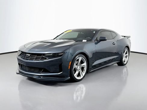 Used 2020 Chevrolet Camaro LT RWD image 3