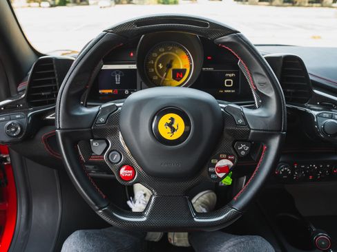 Used 2015 Ferrari 458 Speciale Coupe RWD image 48