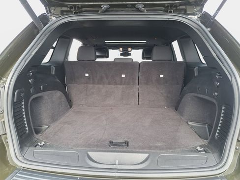 Used 2016 Jeep Grand Cherokee Laredo 75th Anniversary image 12