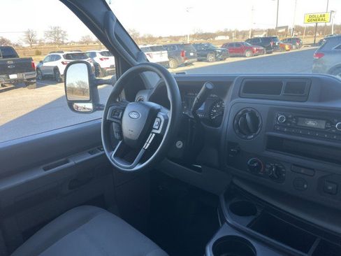 Used 2023 Ford E-350 and Econoline 350 Super Duty w/ Power Windows & Locks Group image 9