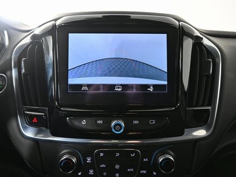 Used 2023 Chevrolet Traverse LT image 30