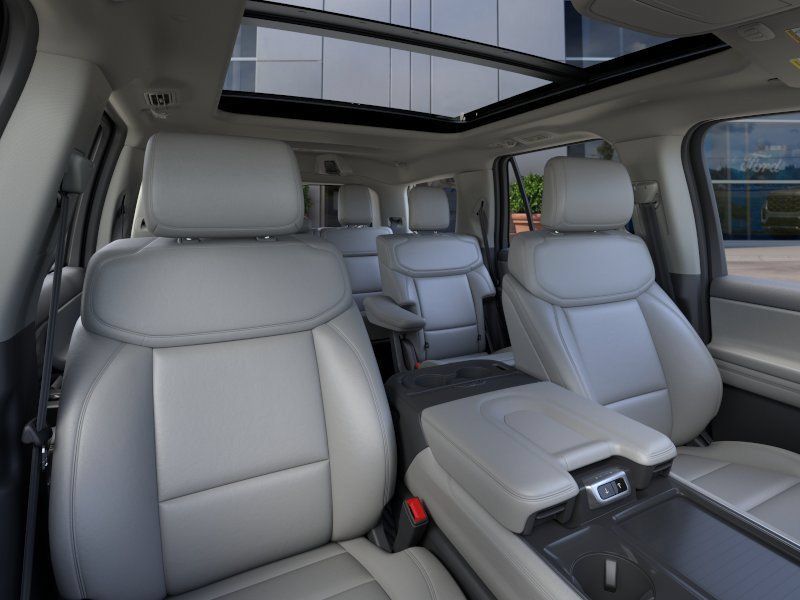 New 2026 Ford Expedition Active AWD/4WD image 11
