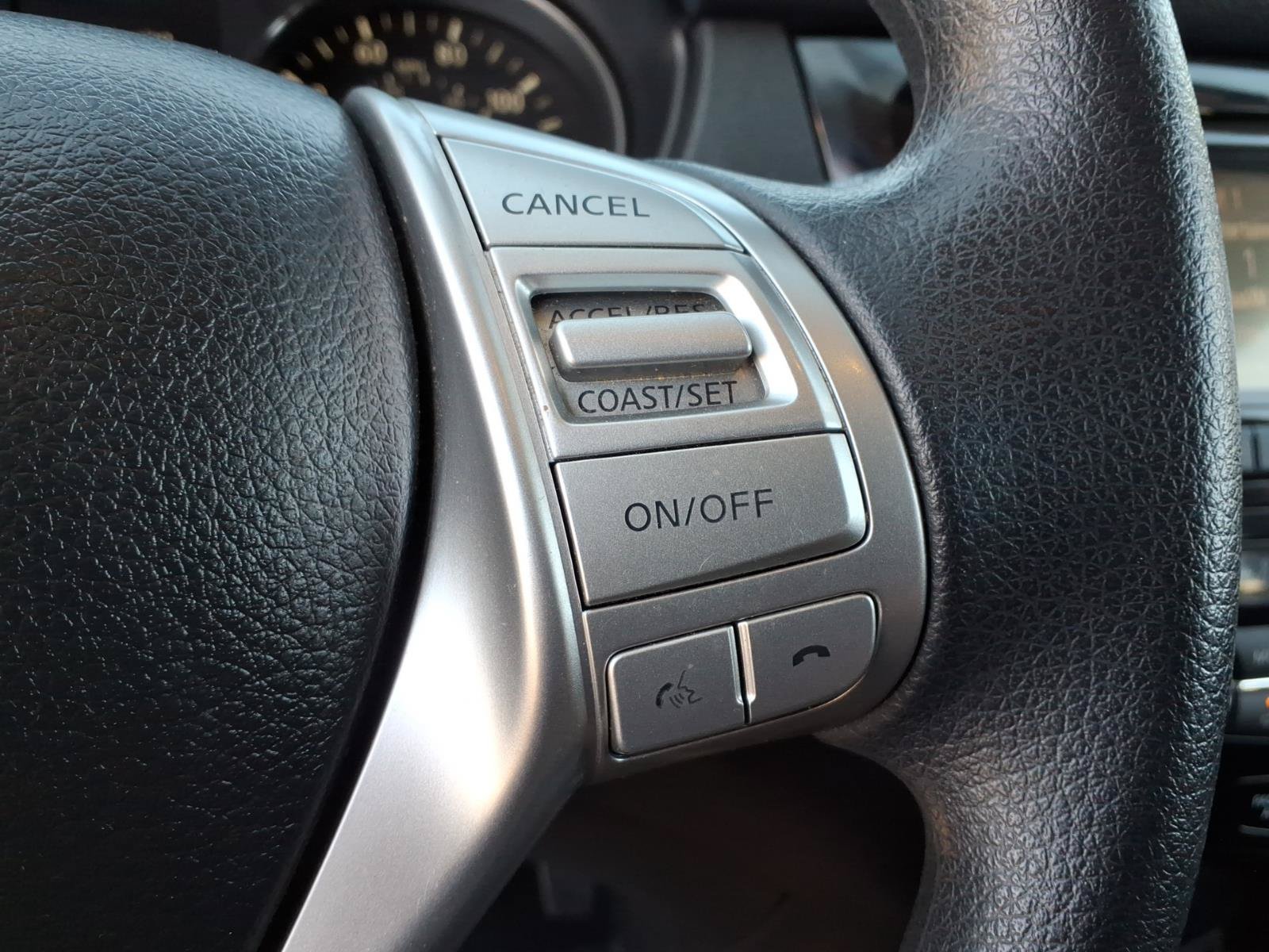 Used 2015 Nissan Rogue SV AWD/4WD image 28