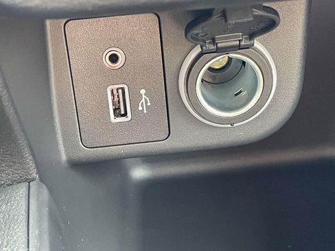 New 2025 Nissan Kicks Play S image 28