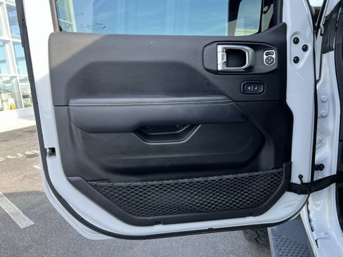 Used 2022 Jeep Wrangler Unlimited Sahara w/ LED Lighting Group image 12