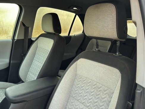 Used 2022 Chevrolet Equinox LT image 25