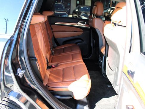 Used 2012 Jeep Grand Cherokee Overland image 20