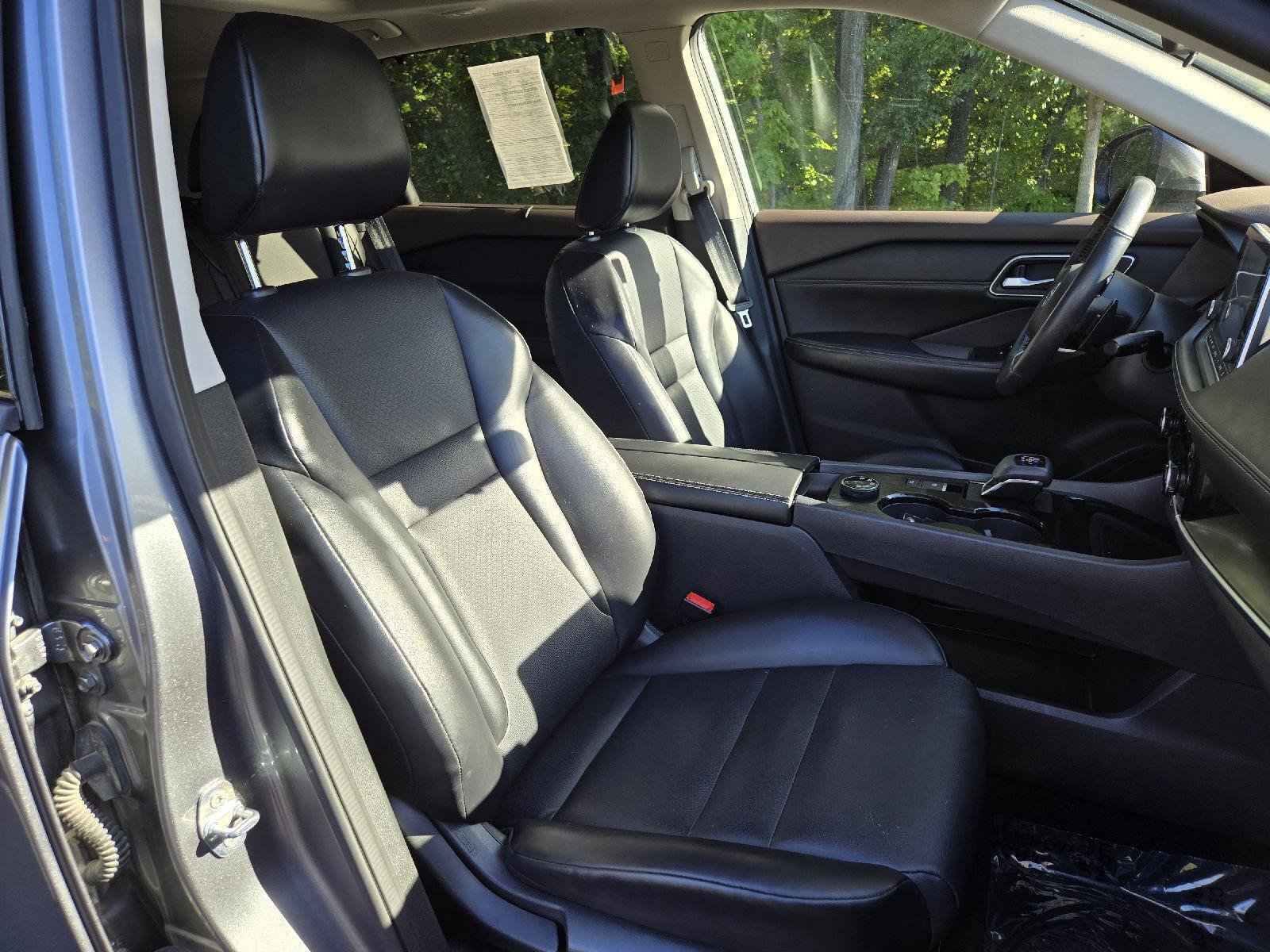 Used 2021 Nissan Rogue SV w/ Premium Package AWD/4WD image 25