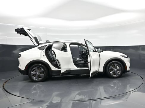 Certified 2023 Ford Mustang Mach-E Select RWD image 4