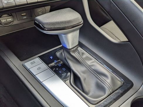 Used 2024 Hyundai Elantra SEL image 32