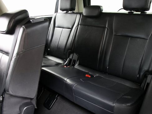 Used 2024 Ford Expedition Max XLT image 12