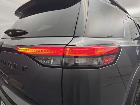 Used 2024 Nissan Pathfinder Rock Creek image 19