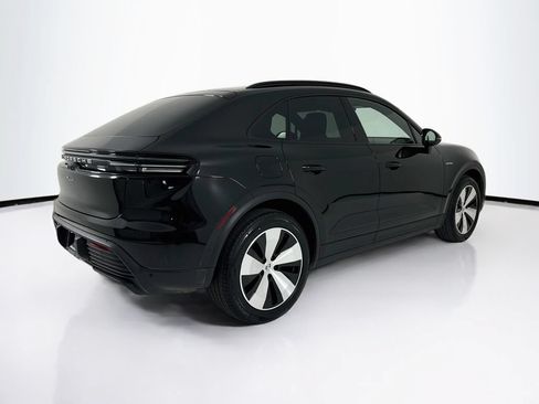Certified 2025 Porsche Macan Electric RWD image 7