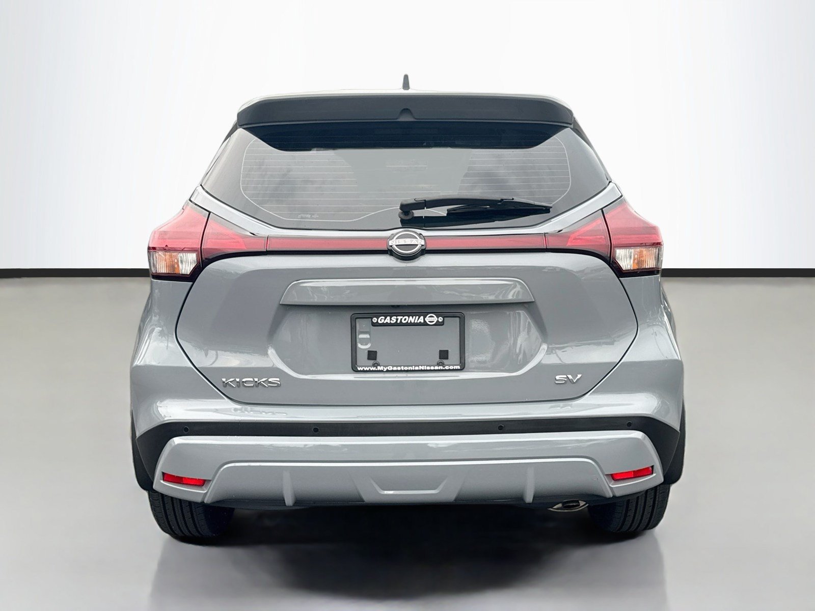 Used 2022 Nissan Kicks SV w/ Interior Electronics Package FWD image 6