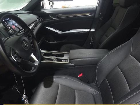 Used 2020 Honda Accord Sport image 3
