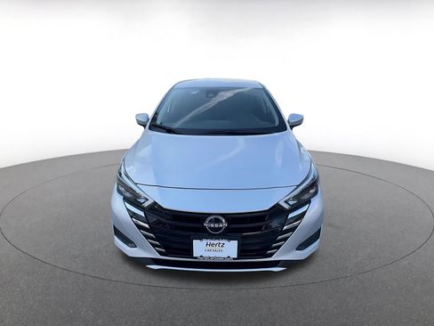 Used 2025 Nissan Versa SV image 4