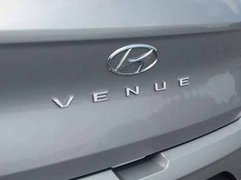 Used 2024 Hyundai Venue SEL FWD image 47