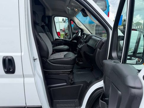 Used 2025 RAM ProMaster 3500 w/ Convenience Group FWD image 4
