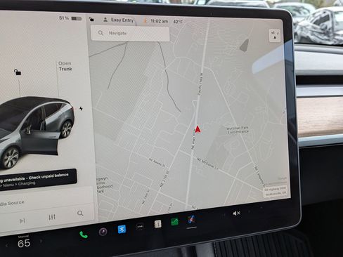 Used 2021 Tesla Model Y Long Range image 17