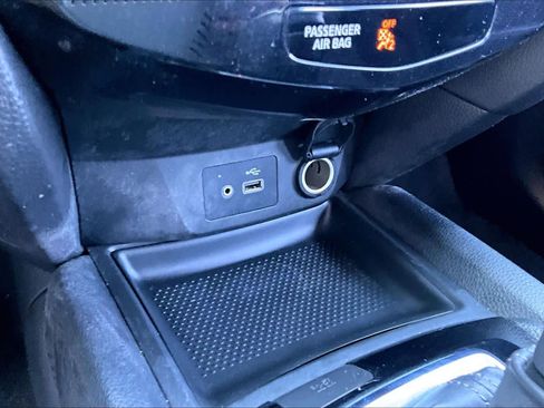 Used 2019 Nissan Rogue SV image 31