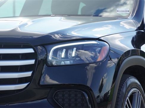 Used 2025 Mercedes-Benz GLS 450 4MATIC image 4