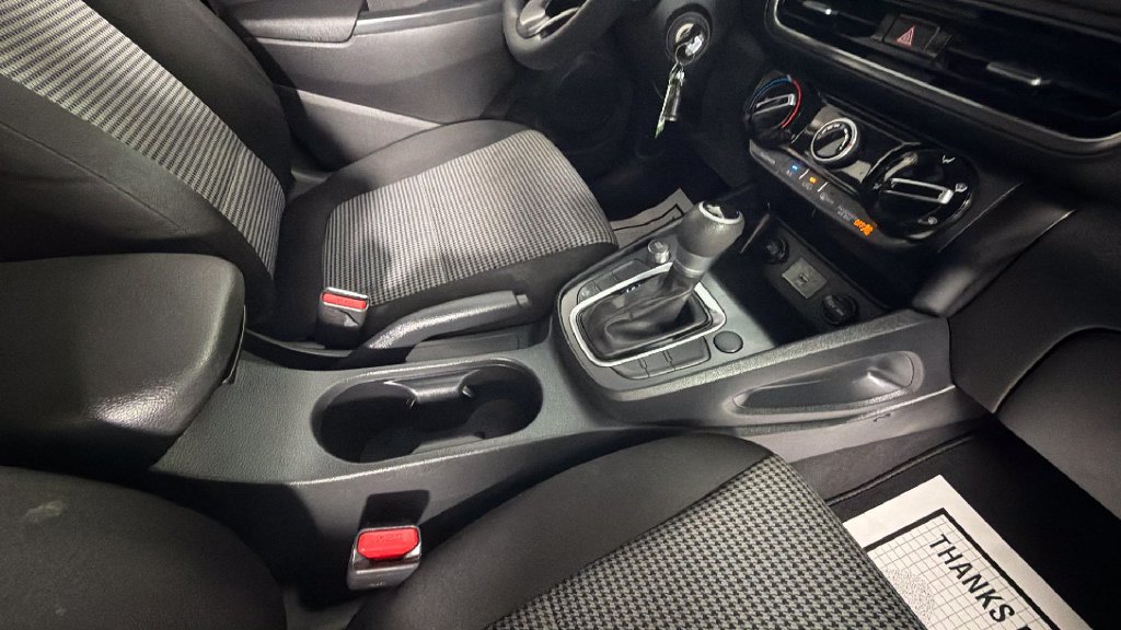 Used 2022 Hyundai Kona SE FWD image 34