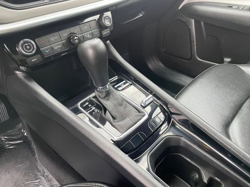 Used 2025 Jeep Compass Limited image 46