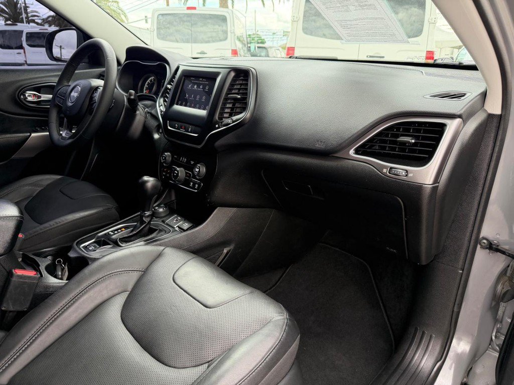 Used 2021 Jeep Cherokee Latitude Lux w/ Trailer Tow Group AWD/4WD image 20