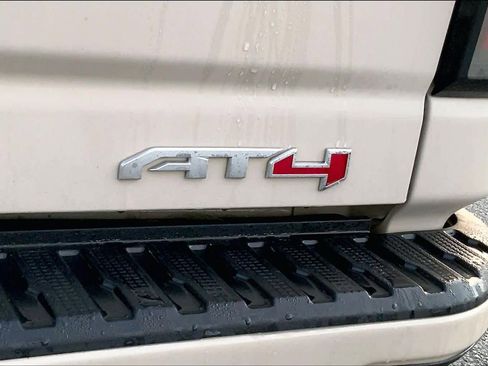 Used 2026 GMC Sierra 2500 AT4 w/ AT4 Premium Plus Package image 9