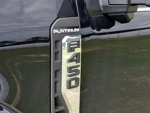 Used 2025 Ford F450 Platinum w/ Platinum Plus Package AWD/4WD image 4