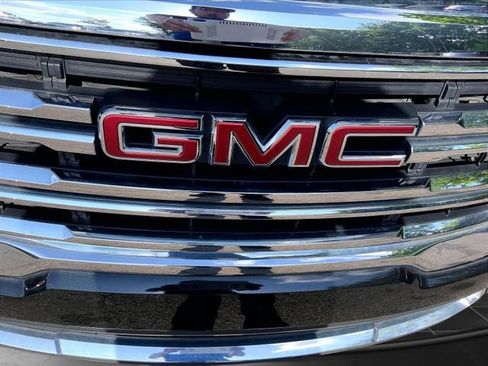 Used 2023 GMC Acadia SLT w/ Preferred Package AWD/4WD image 5