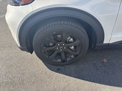 Used 2023 Ford Explorer ST-Line w/ Class IV Trailer Tow Package image 11