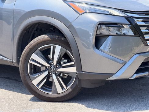 Used 2026 Nissan Rogue SL FWD image 3